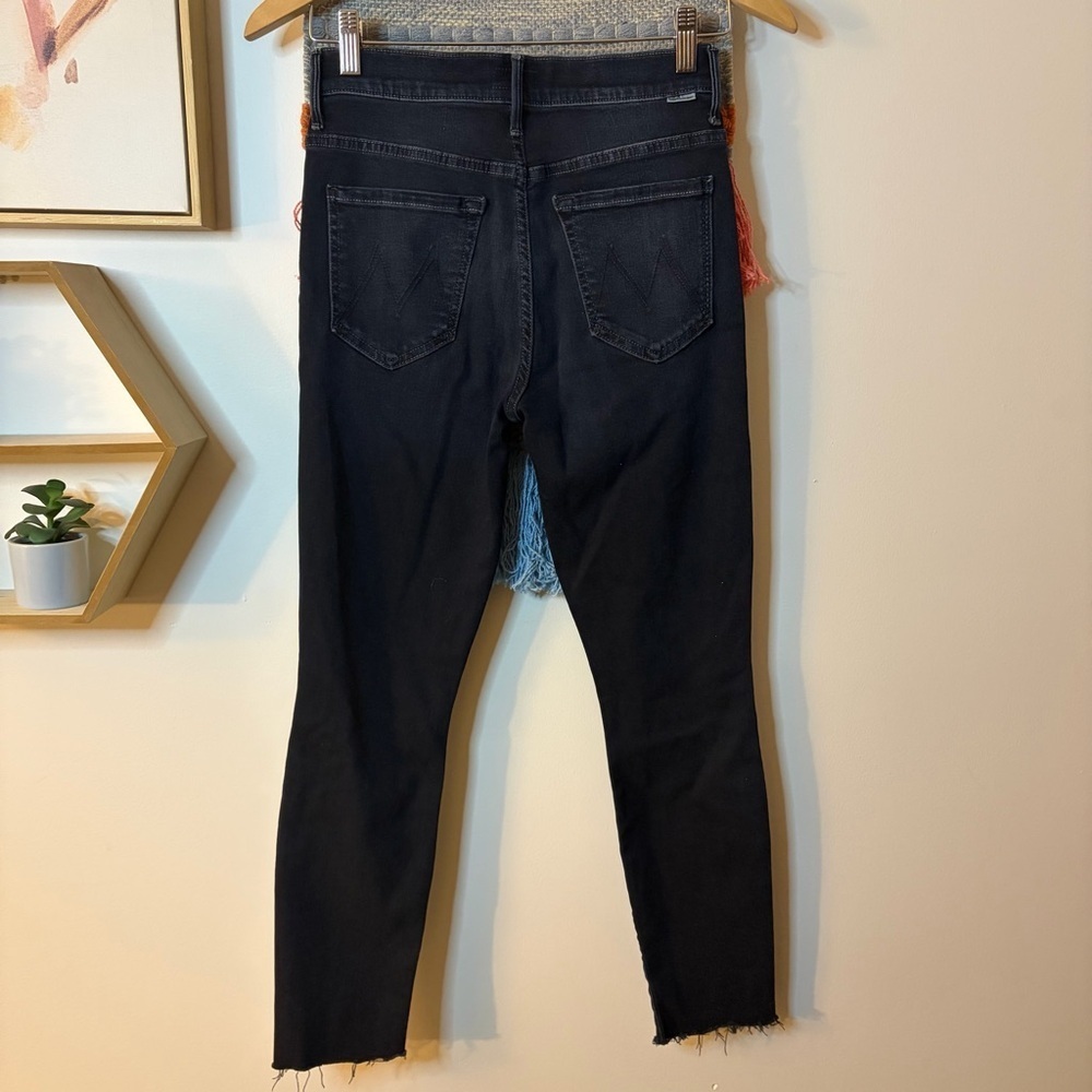 Mother Dark Wash Jeans size 26 - Picture 2 of 8